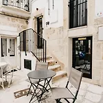 Le Contrade Vico Alba Guest house 4*