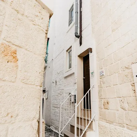 Le Contrade Vico Alba 4*