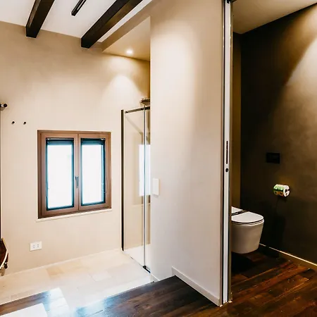 Le Contrade Vico Alba بيت ضيافة 4*