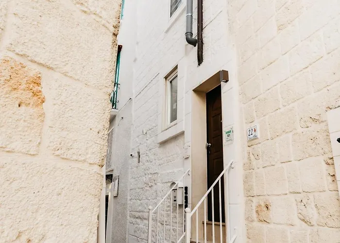 Le Contrade Vico Alba 4*