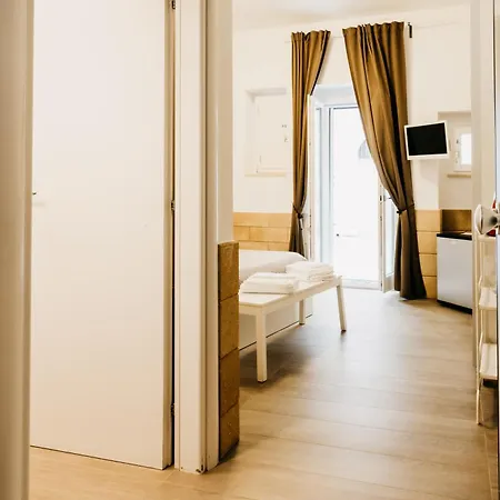 Le Contrade Vico Alba 4*