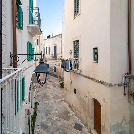 Le Contrade Vico Alba 4*
