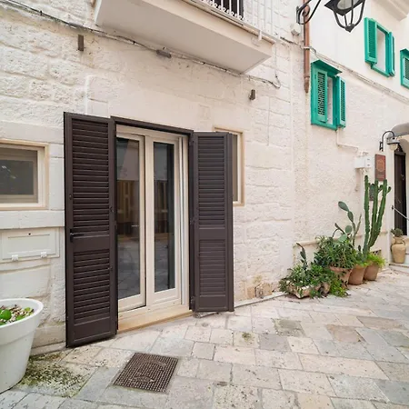 Le Contrade Vico Alba 4*